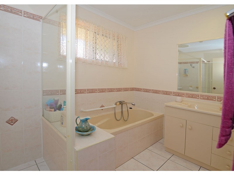 50 Bowerbird Avenue, Eli Waters QLD 4655