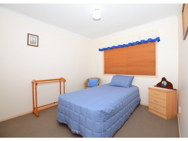 50 Bowerbird Avenue, Eli Waters QLD 4655