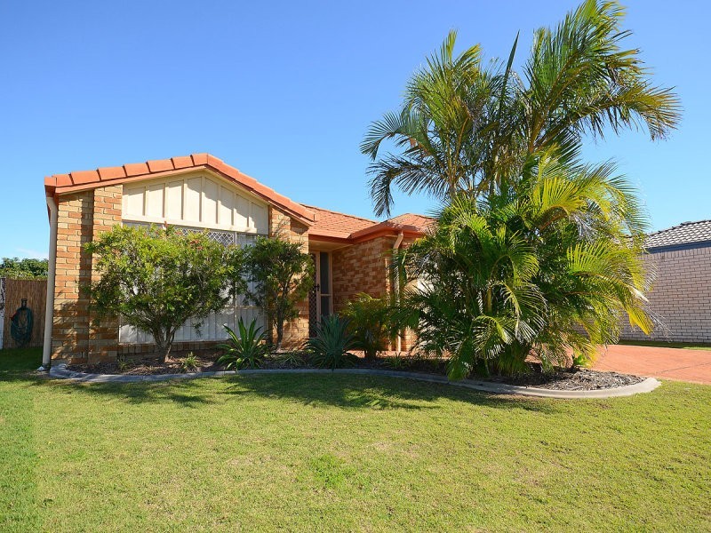 9 Brooke Court, Torquay QLD 4655