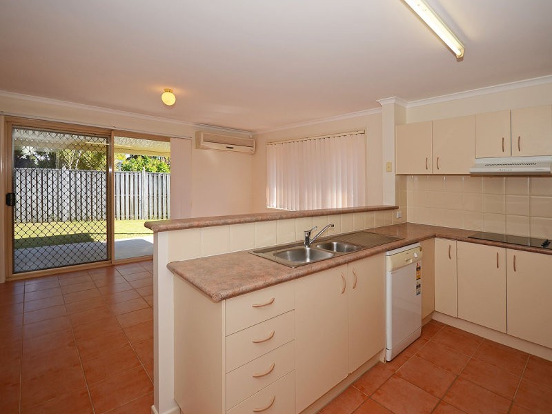 9 Brooke Court, Torquay QLD 4655