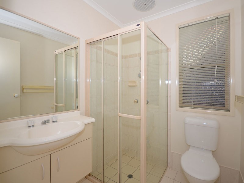 9 Brooke Court, Torquay QLD 4655