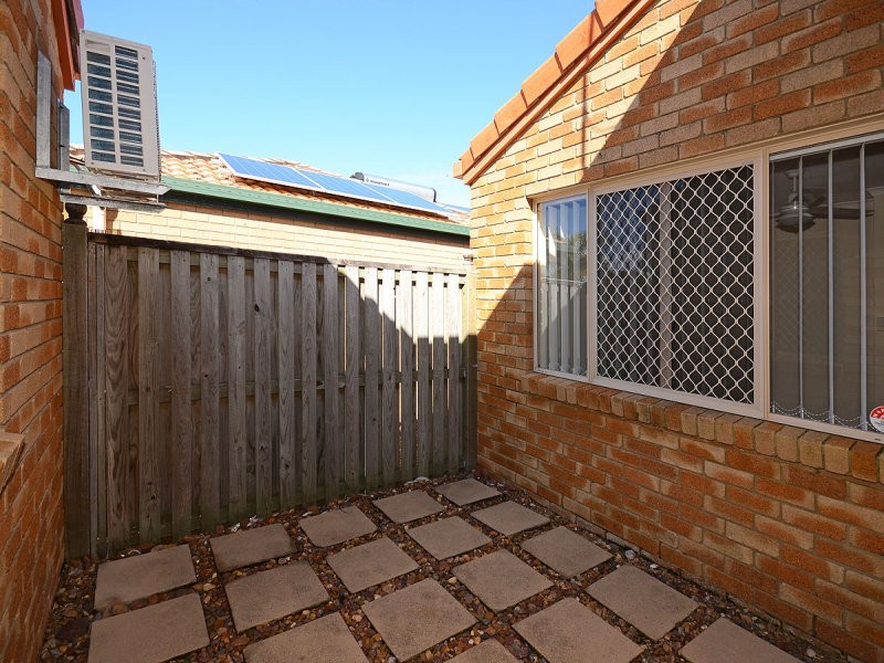 9 Brooke Court, Torquay QLD 4655