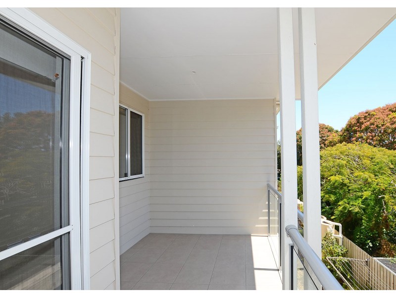 2/5 Pulgul Street, Urangan QLD 4655
