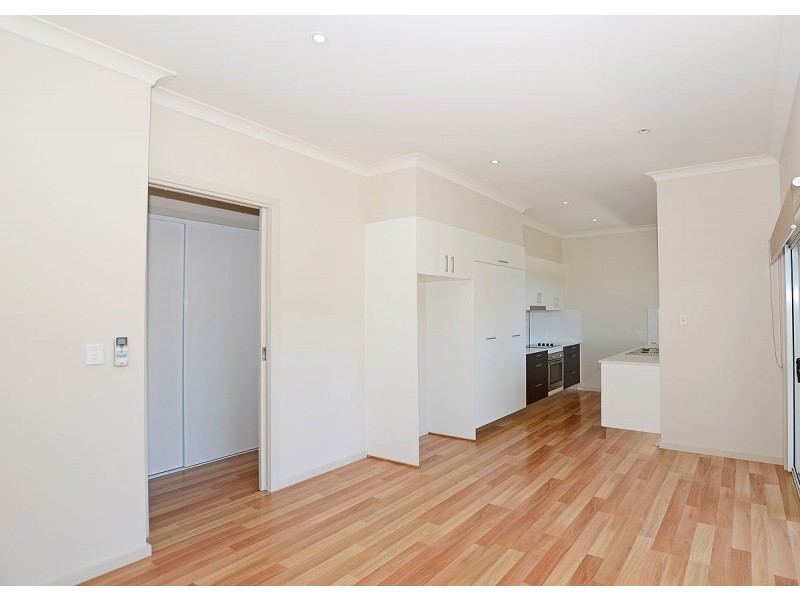 2/5 Pulgul Street, Urangan QLD 4655