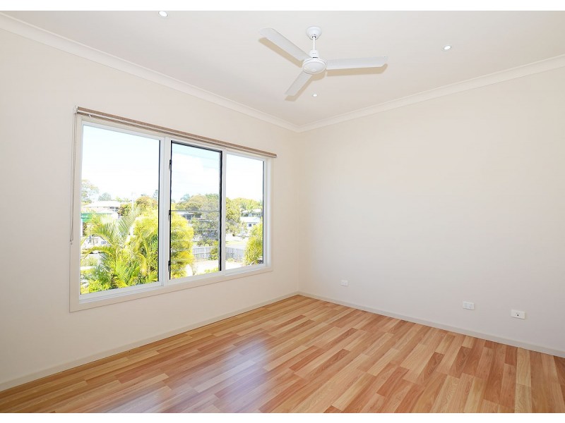2/5 Pulgul Street, Urangan QLD 4655