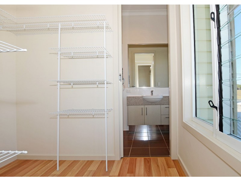 2/5 Pulgul Street, Urangan QLD 4655