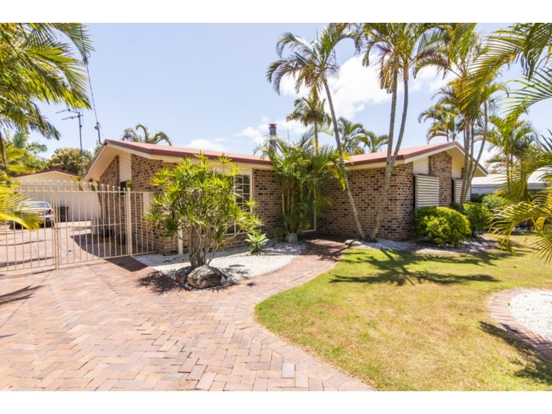 57 Drummond Street, Urangan QLD 4655
