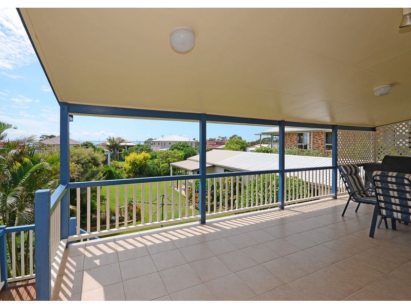 11 Bell Street, Point Vernon QLD 4655