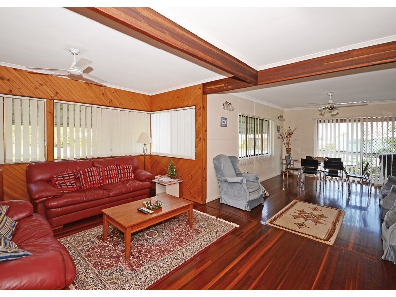 11 Bell Street, Point Vernon QLD 4655