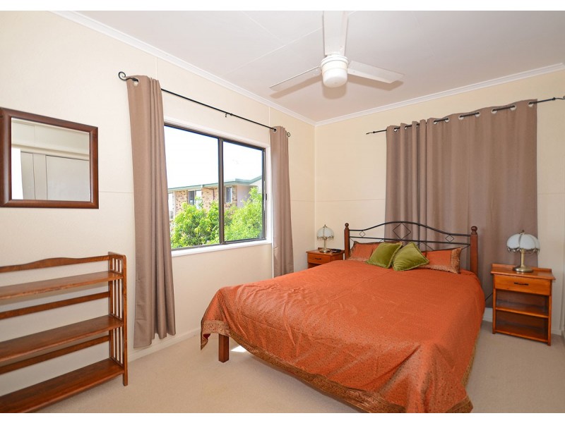 11 Bell Street, Point Vernon QLD 4655