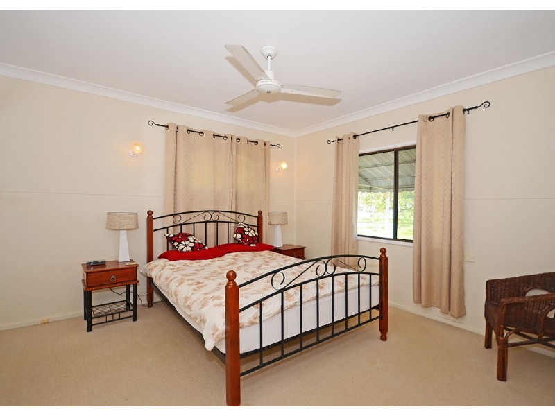 11 Bell Street, Point Vernon QLD 4655