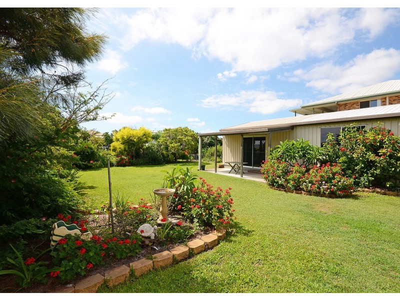 11 Bell Street, Point Vernon QLD 4655