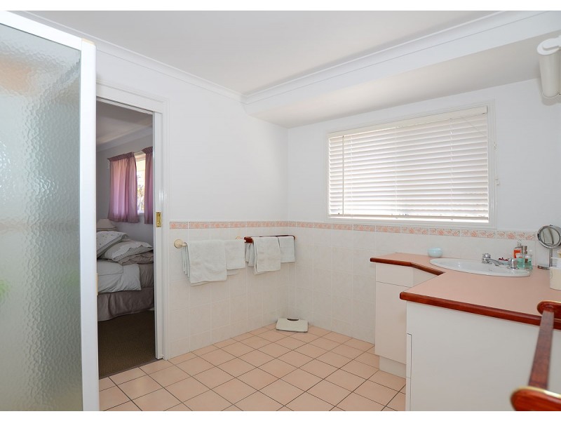 21 Lester Crescent, Torquay QLD 4655