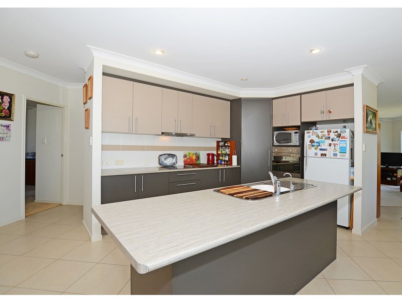 5 Bayridge Heights Drive, Nikenbah QLD 4655