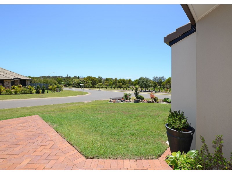 5 Bayridge Heights Drive, Nikenbah QLD 4655