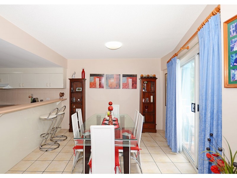 9/397 Esplanade, Torquay QLD 4655