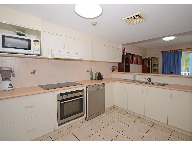 9/397 Esplanade, Torquay QLD 4655