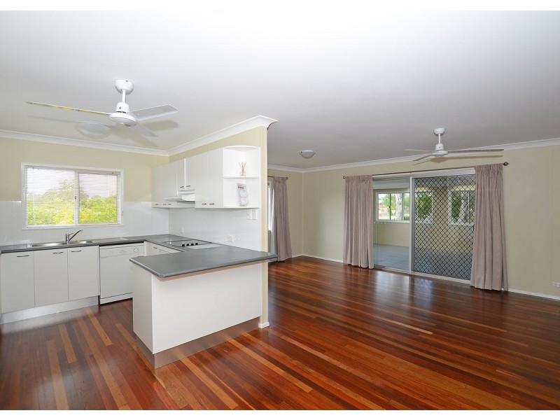 94 Bideford Street, Torquay QLD 4655
