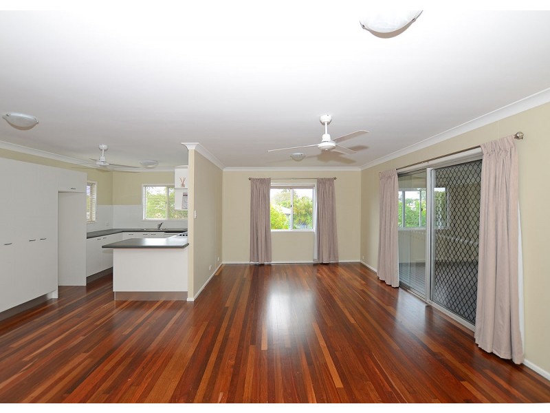 94 Bideford Street, Torquay QLD 4655