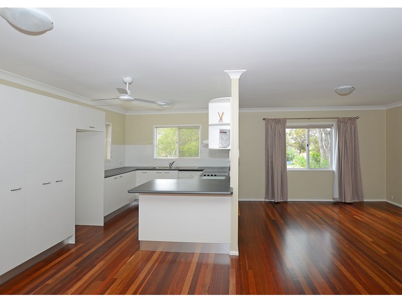 94 Bideford Street, Torquay QLD 4655