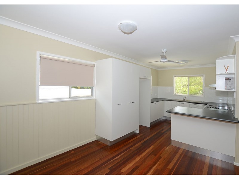 94 Bideford Street, Torquay QLD 4655