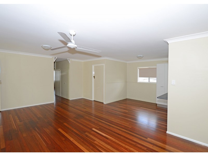 94 Bideford Street, Torquay QLD 4655