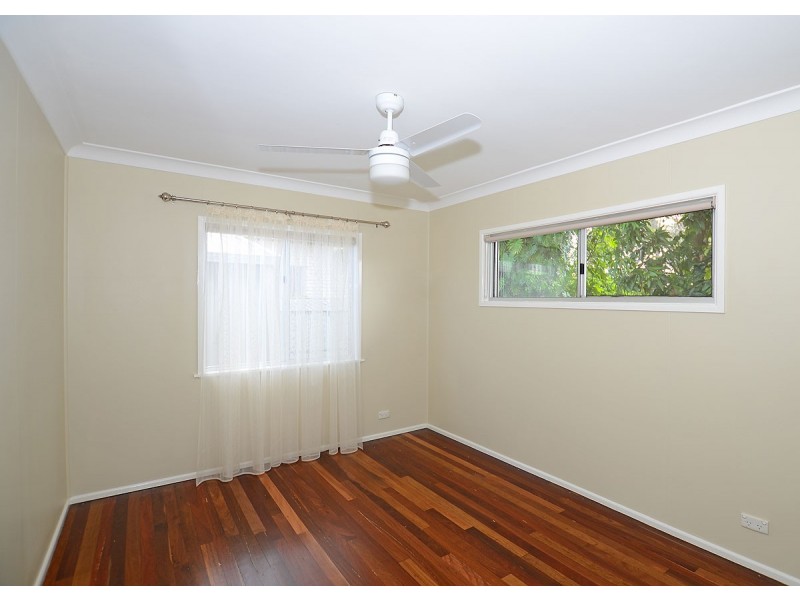 94 Bideford Street, Torquay QLD 4655