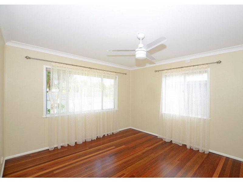 94 Bideford Street, Torquay QLD 4655