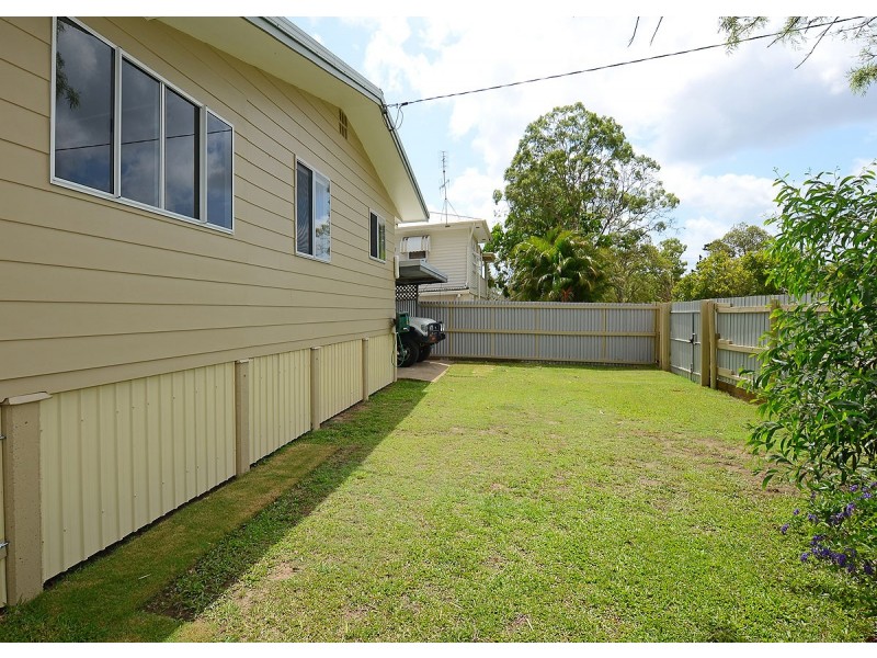 94 Bideford Street, Torquay QLD 4655