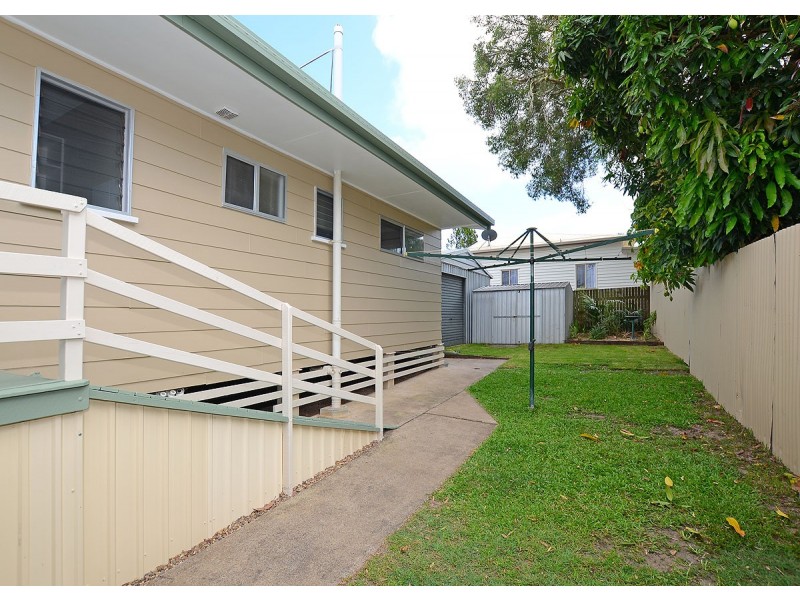 94 Bideford Street, Torquay QLD 4655