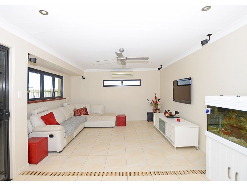 16 Surrey Court, Kawungan QLD 4655