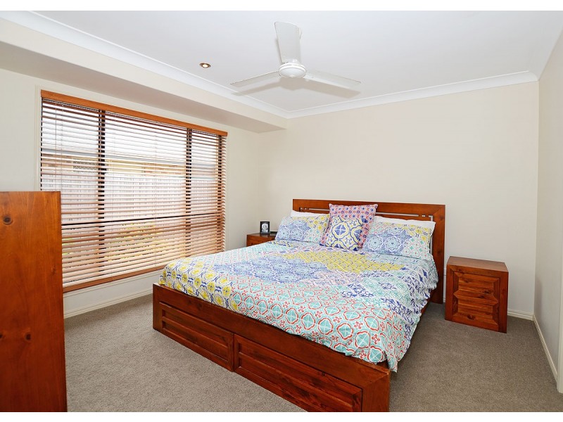 16 Surrey Court, Kawungan QLD 4655