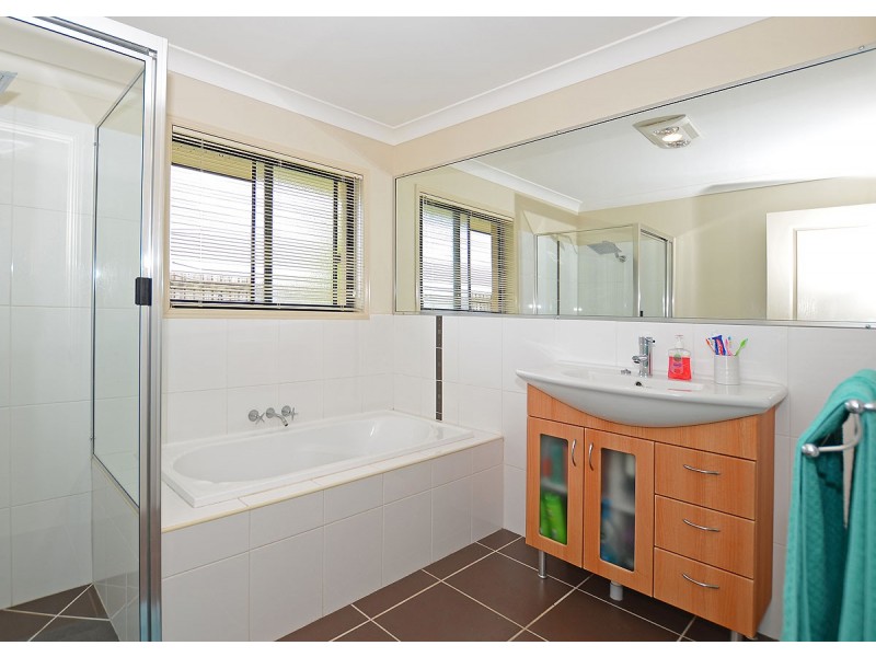 16 Surrey Court, Kawungan QLD 4655