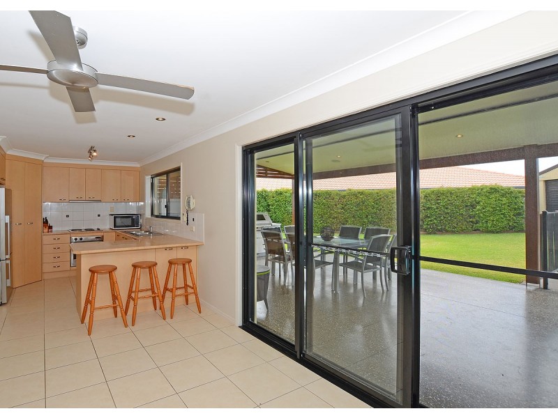 16 Surrey Court, Kawungan QLD 4655