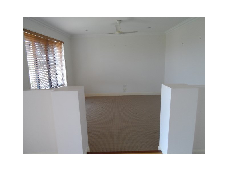 4 Heather Way, Urraween QLD 4655