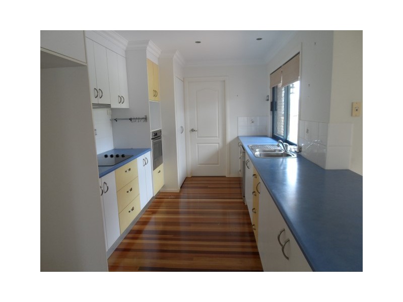 4 Heather Way, Urraween QLD 4655