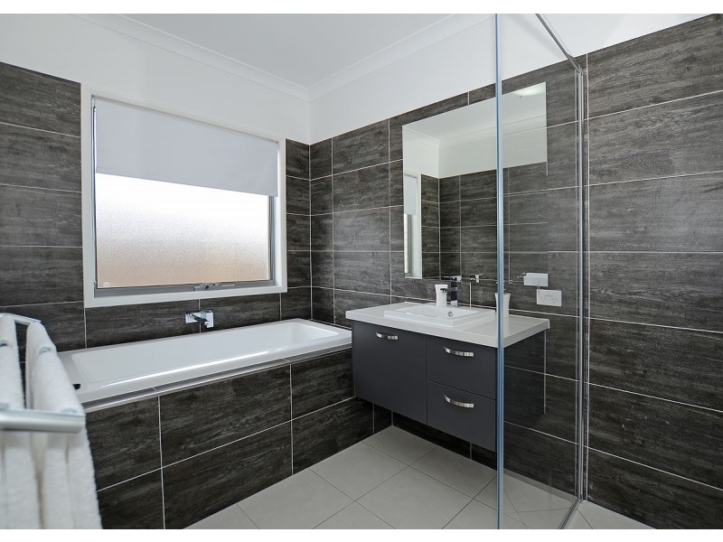 48 Hughes Road, Urangan QLD 4655