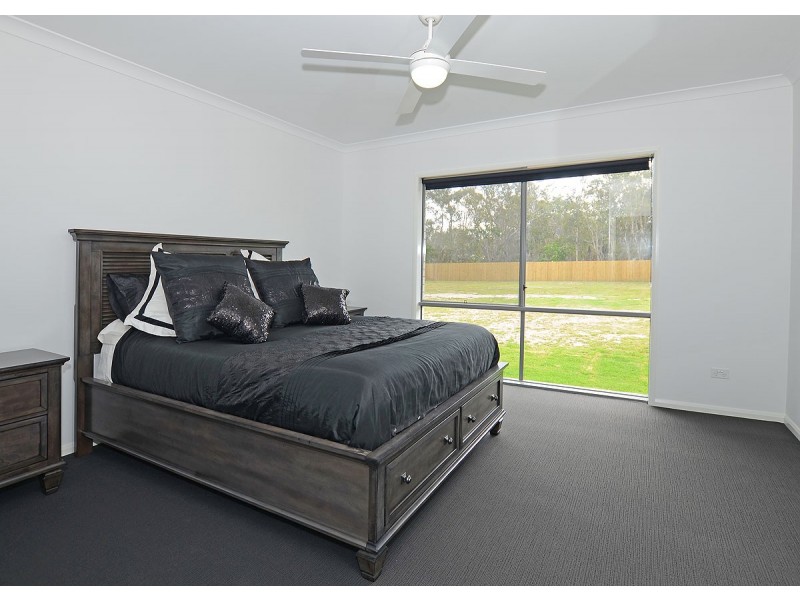 48 Hughes Road, Urangan QLD 4655