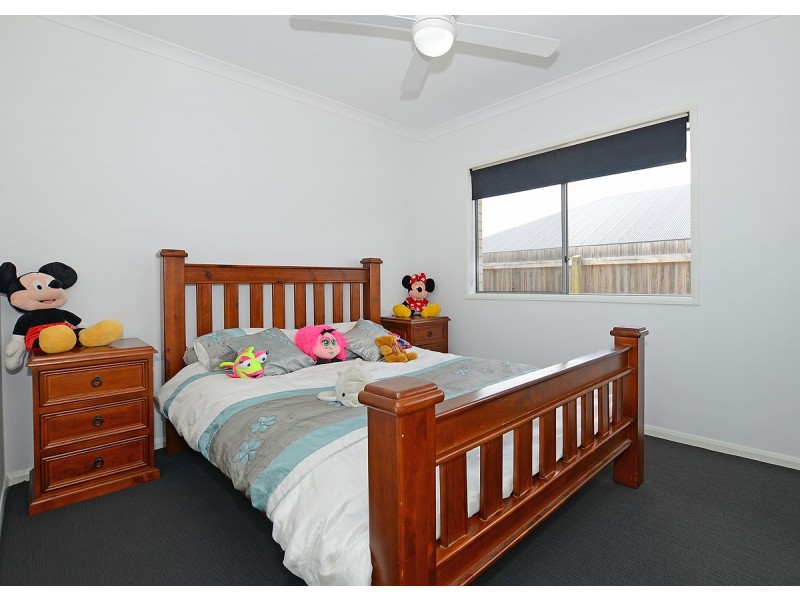 48 Hughes Road, Urangan QLD 4655