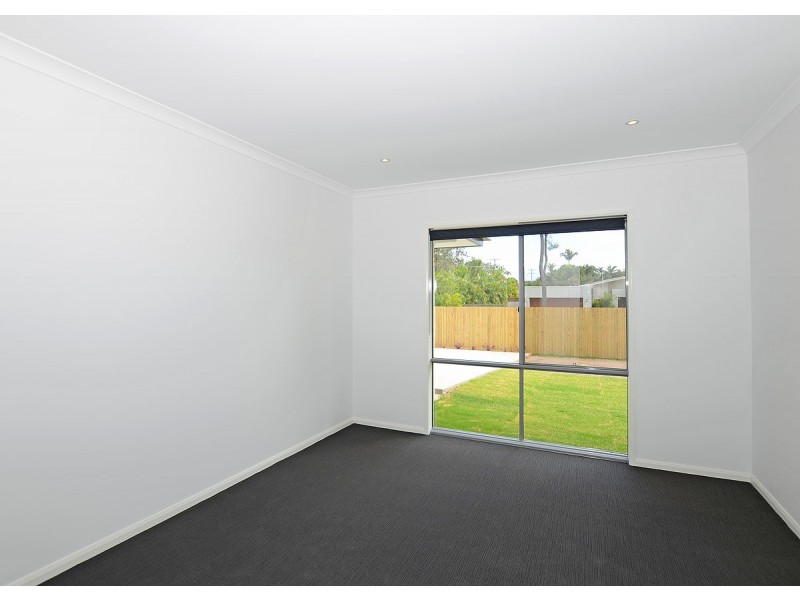 48 Hughes Road, Urangan QLD 4655