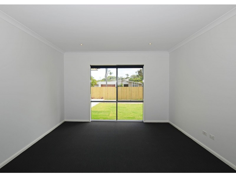 48 Hughes Road, Urangan QLD 4655