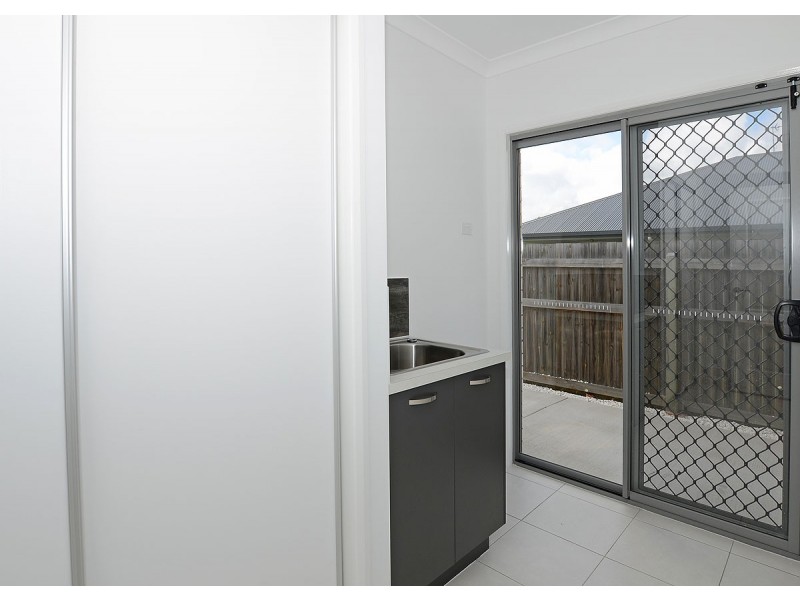 48 Hughes Road, Urangan QLD 4655