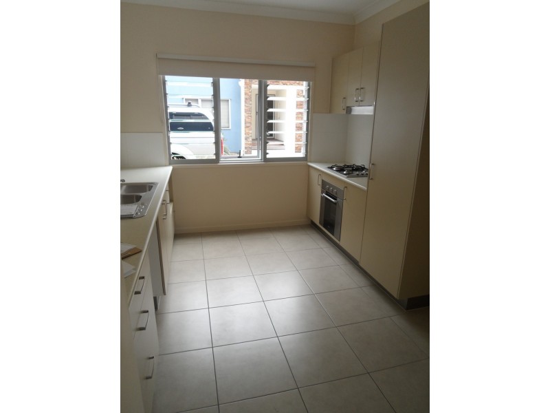 4/39-41 Stephenson Street, Pialba QLD 4655