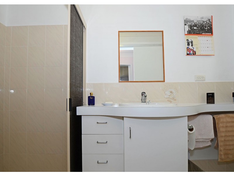 22 Gibbs Street, Urangan QLD 4655
