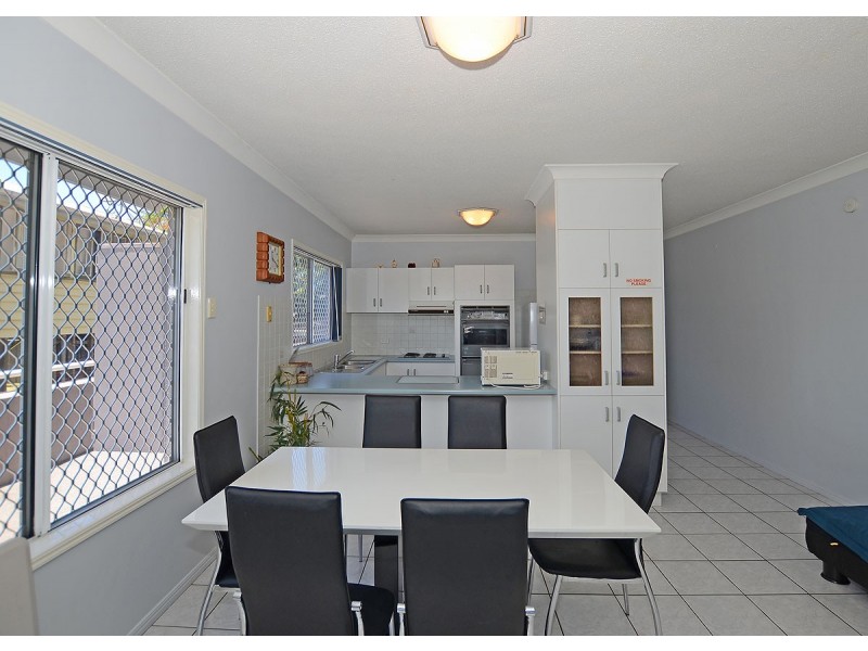 3/438 Esplanade, Torquay QLD 4655