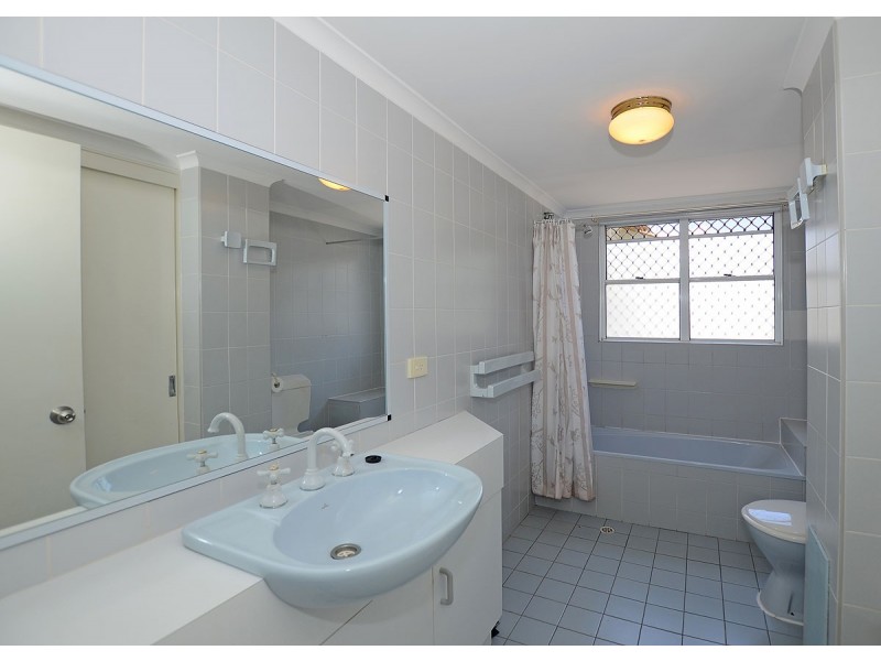 3/438 Esplanade, Torquay QLD 4655