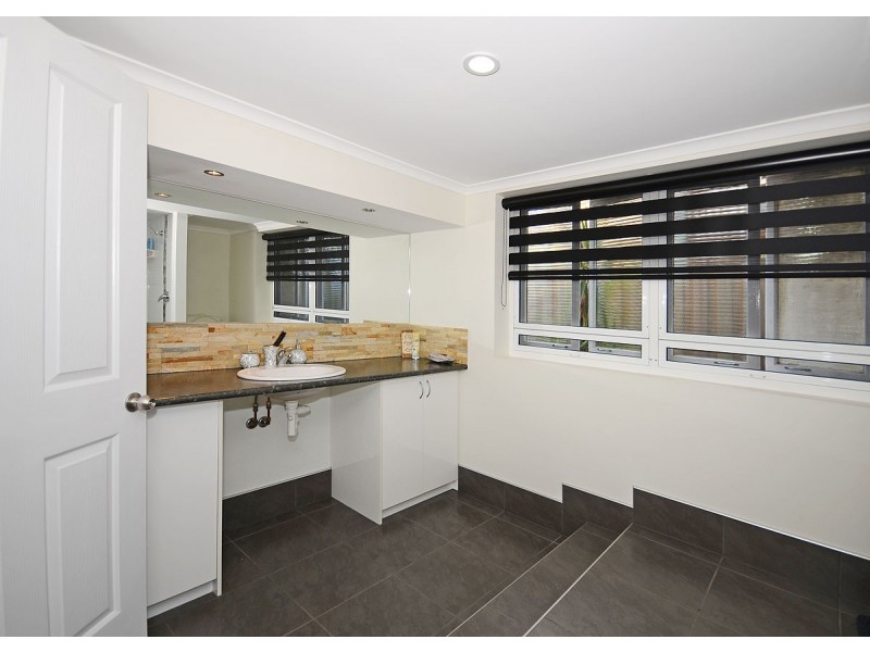 11 Winbirra Way, Scarness QLD 4655