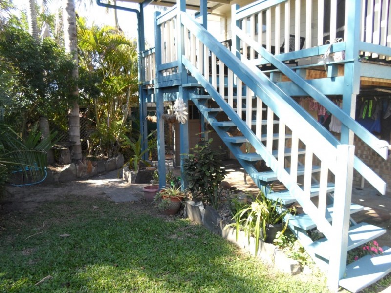 9 Barry Street, Torquay QLD 4655