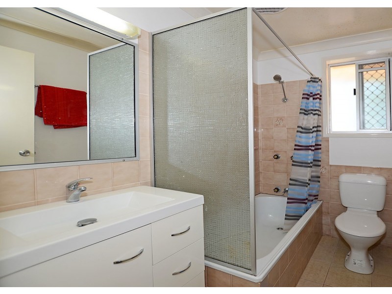 Unit 4/6 Beach Road, Pialba QLD 4655