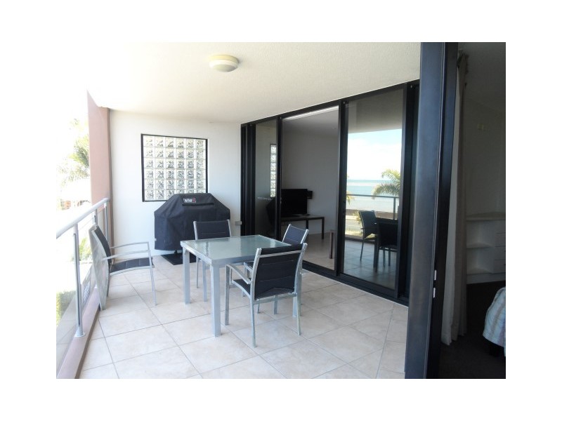 6/558-559 Esplanade, Urangan QLD 4655